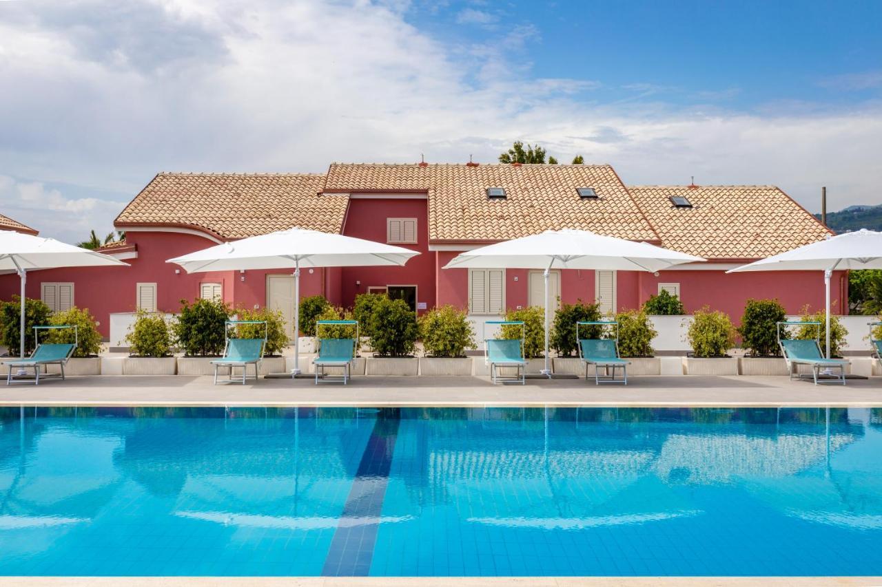 Dipladenia Garden Country Resort マスカリ エクステリア 写真